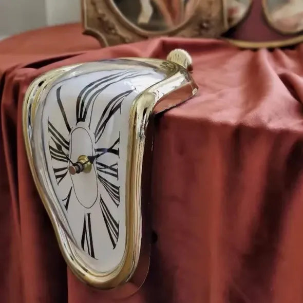 DALI MELTING CLOCK