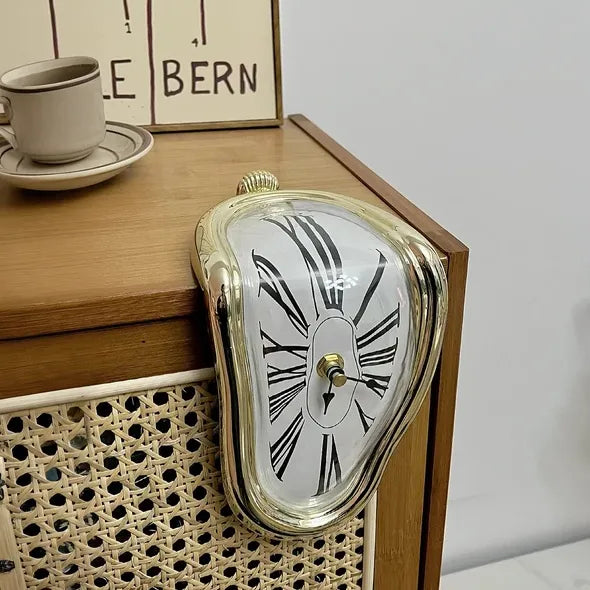 DALI MELTING CLOCK