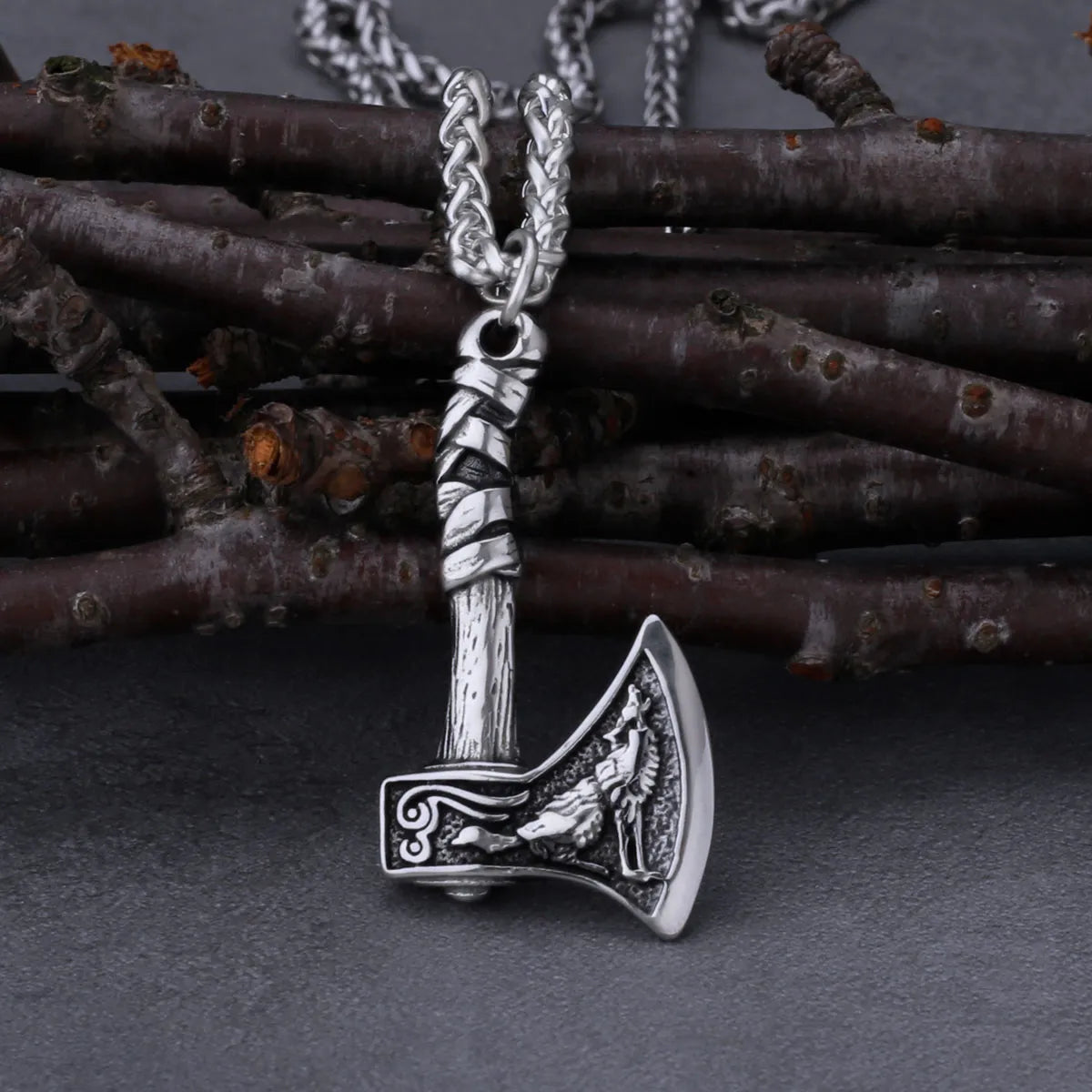 VALKNUT WARRIOR AXE PENDANT