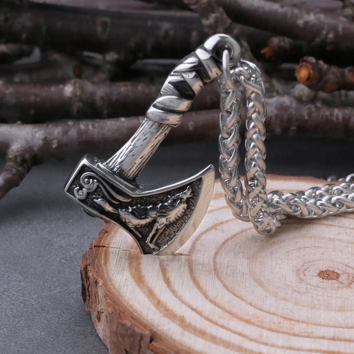 VALKNUT WARRIOR AXE PENDANT