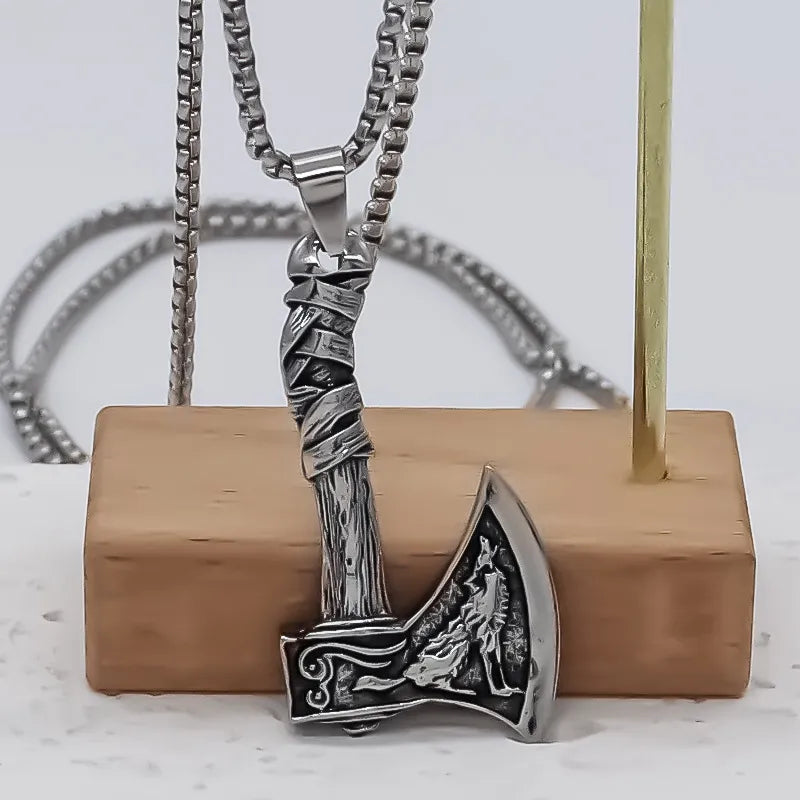 VALKNUT WARRIOR AXE PENDANT