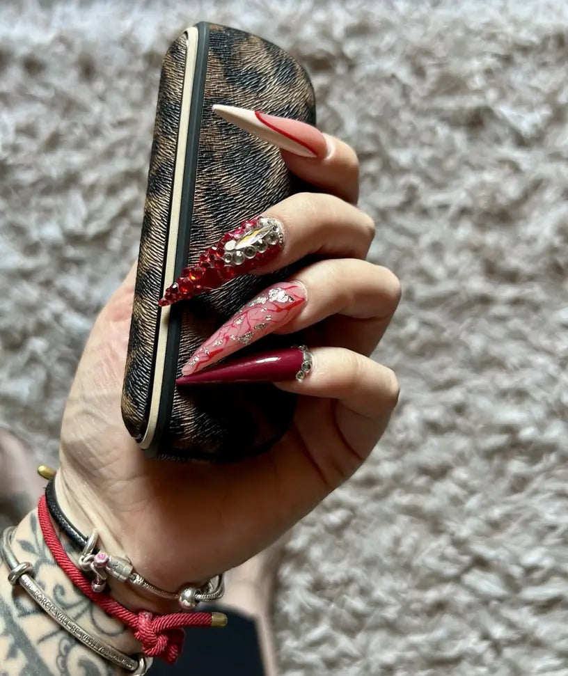 <h2>STYLE THAT SPEAKS FOR ITSELF</h2>