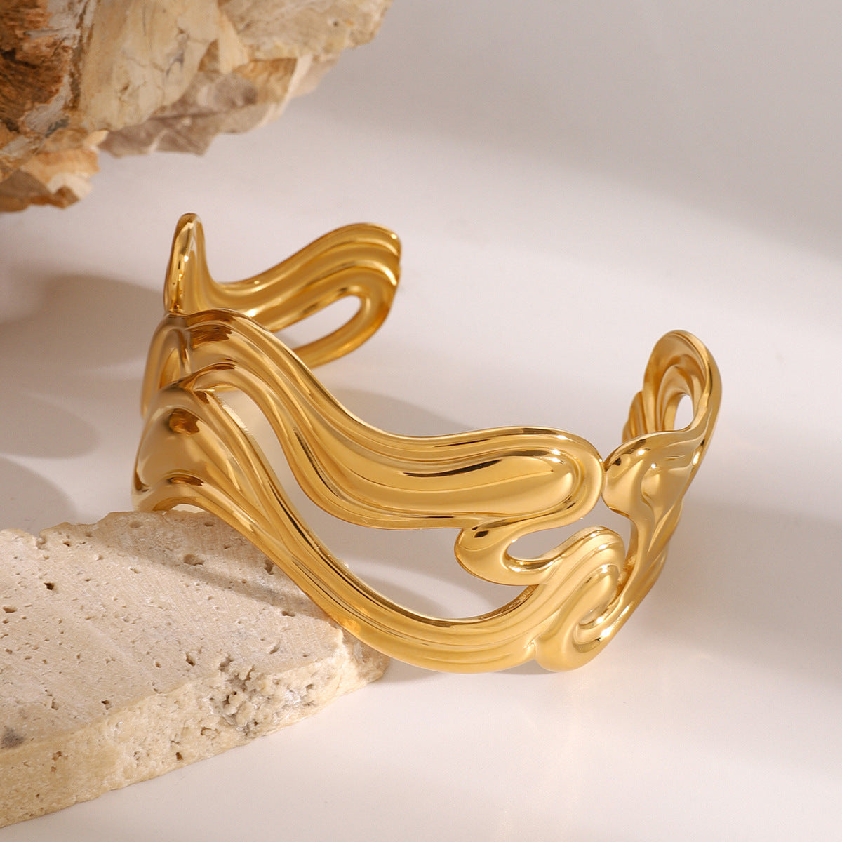 Anissa Wavy Gold Bracelet 2
