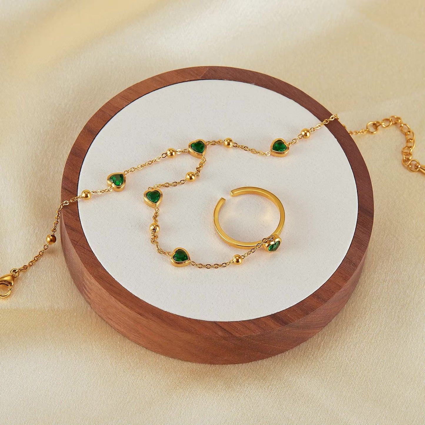 Gladys Emerald Heart Hand Chain 4