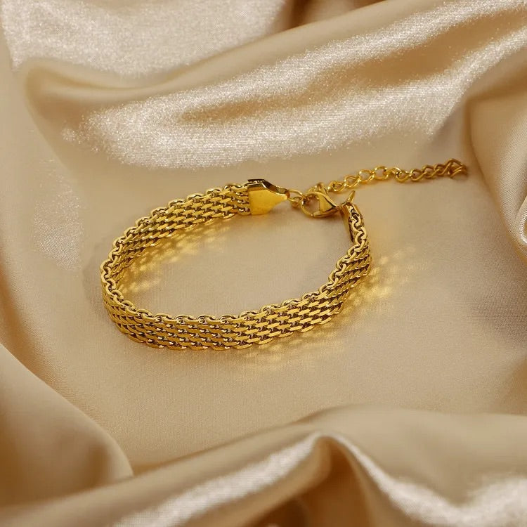 Imara Gold Chain Bracelet 4