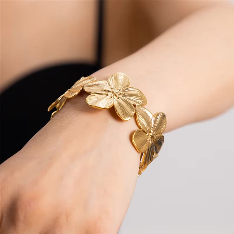 Ophelie Gold Floral Bangle 2