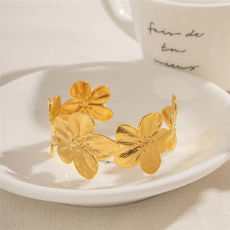 Ophelie Gold Floral Bangle 4