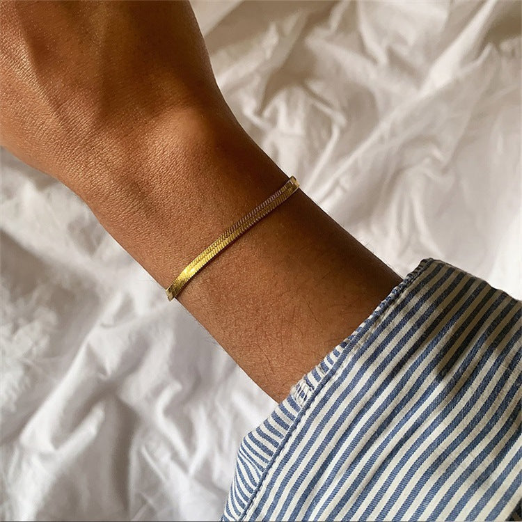 Vida Gold Herringbone Bracelet 4