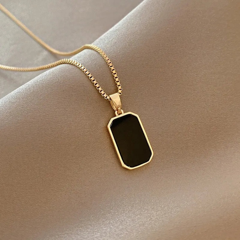MIDNIGHT PENDANT NECKLACE