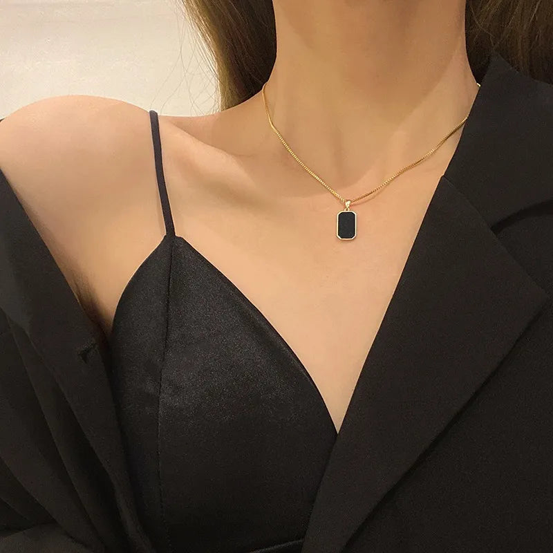 MIDNIGHT PENDANT NECKLACE