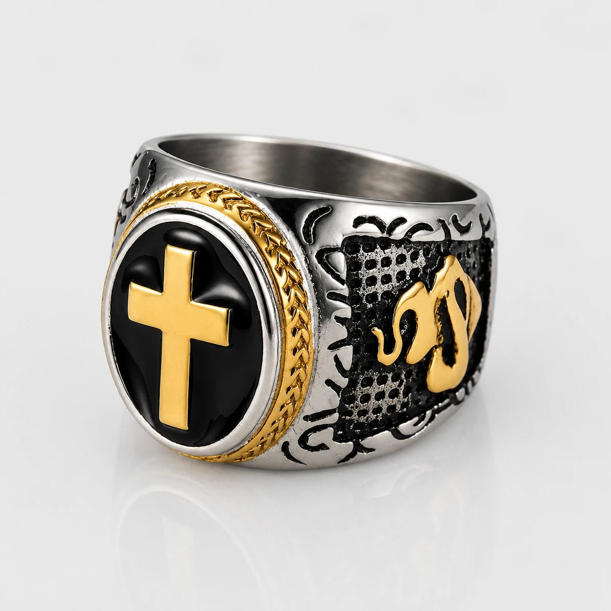 Sanctus Ring