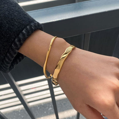 Haisley Gold Bangle 1