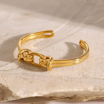Luce Gold Knot Bangle 4