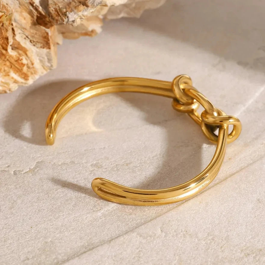 Luce Gold Knot Bangle 5