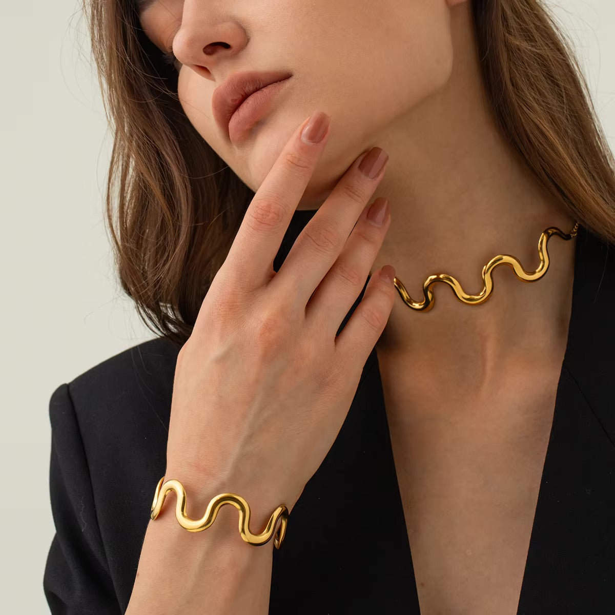 Senna Twisted Gold Bangle 6