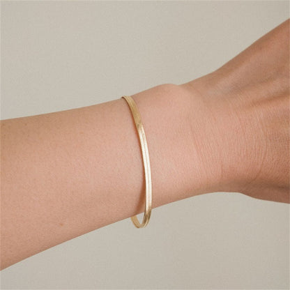 Vida Gold Herringbone Bracelet 2