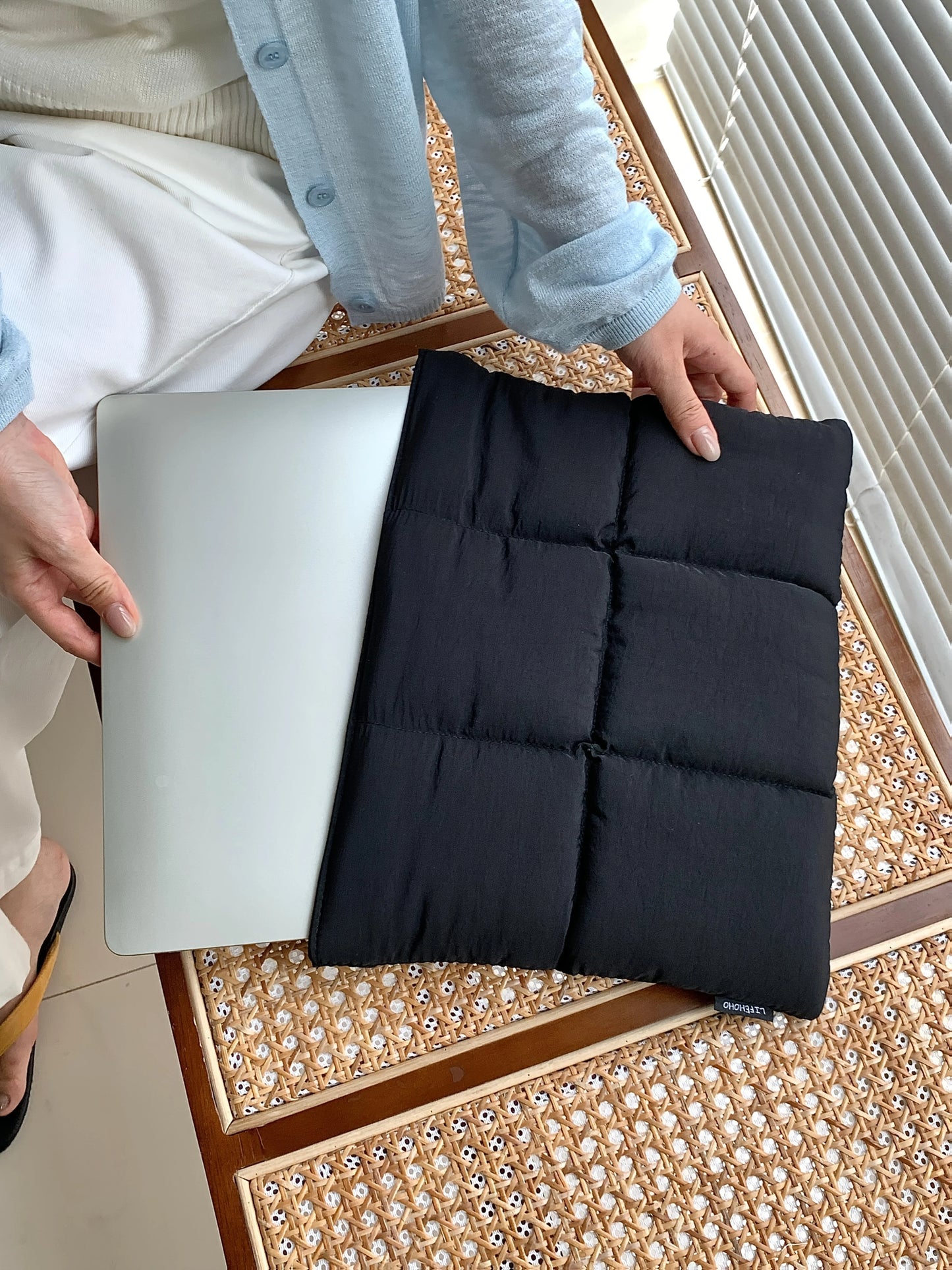 Puffer Magnetic LapTop Case