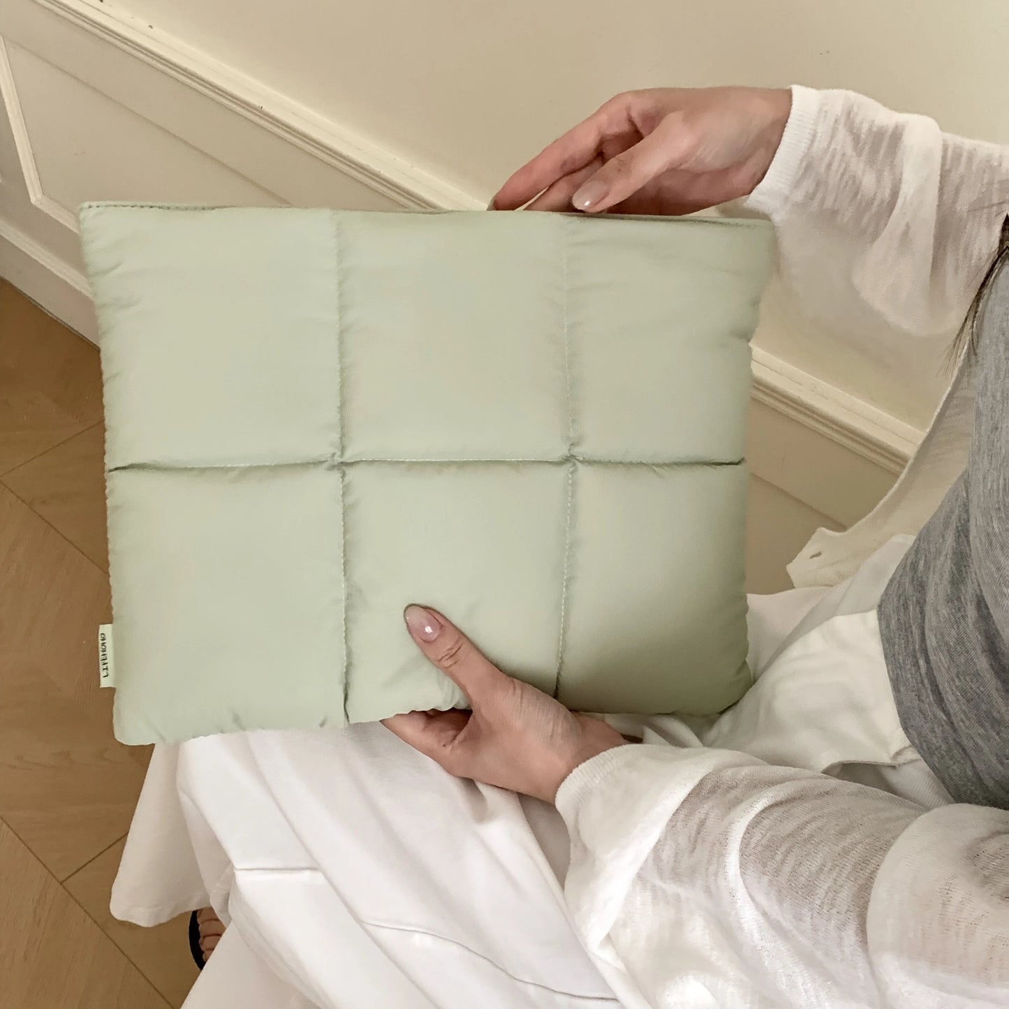 Puffer Magnetic LapTop Case